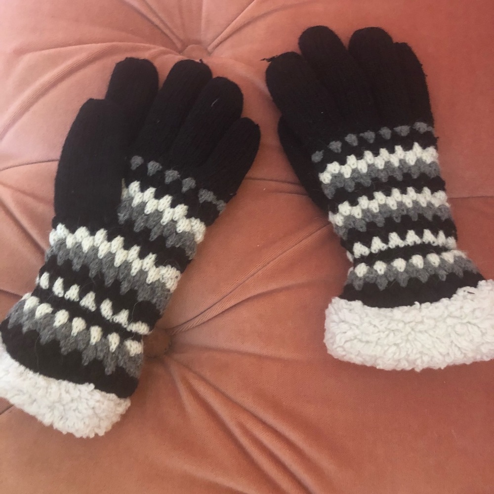 Handmade winter gloves - Picture 2 of 2